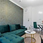 Stylish Pad In London