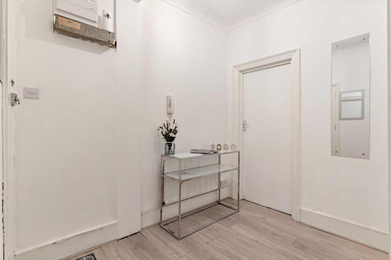 Stylish Pad In *